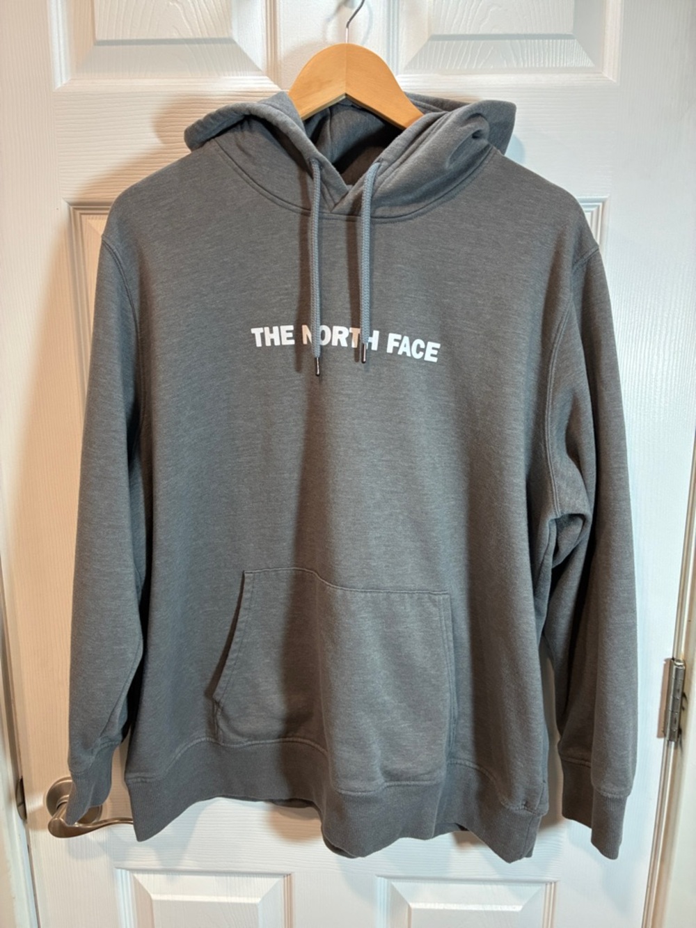 The North Face Men's Charcoal Gray Logo Pullover Hoodie